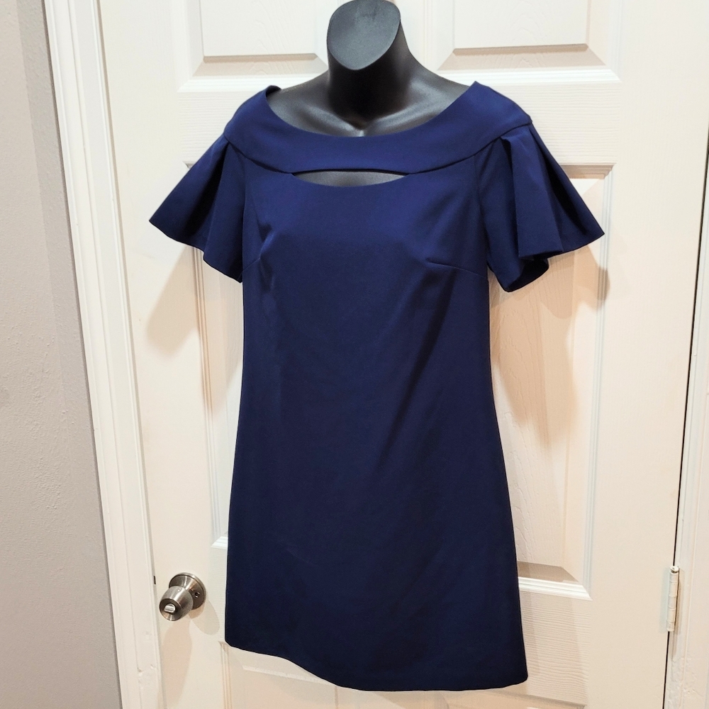 Demure Navy boatneck peekaboo stretchy minidress size 2 Laundry by Shelli